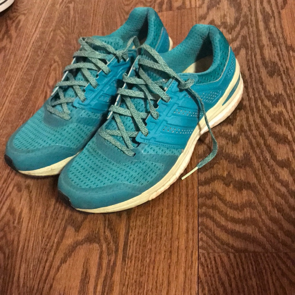 Adidas supernova sequence running shoes